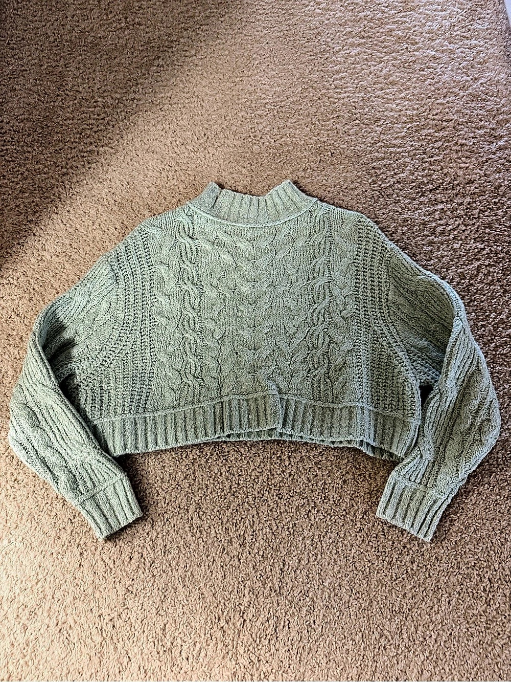 Free People Cropped Cable Knit Sweater in Green Size Small